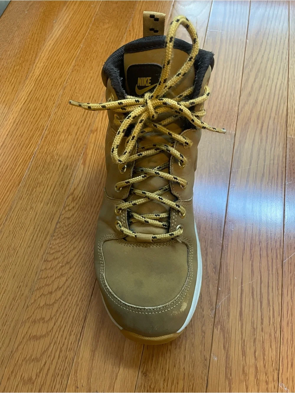 Nike Manoa Leather Boots Size 5Y Kids 37.5